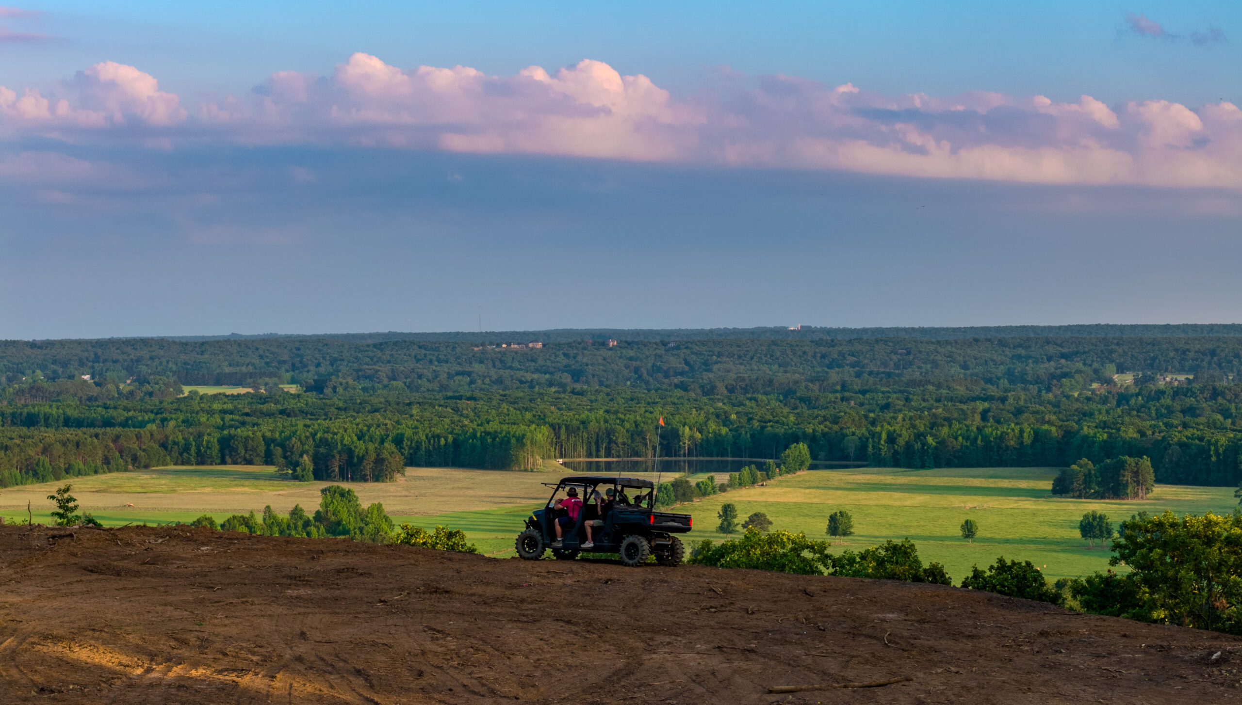 Round Mountain Land
