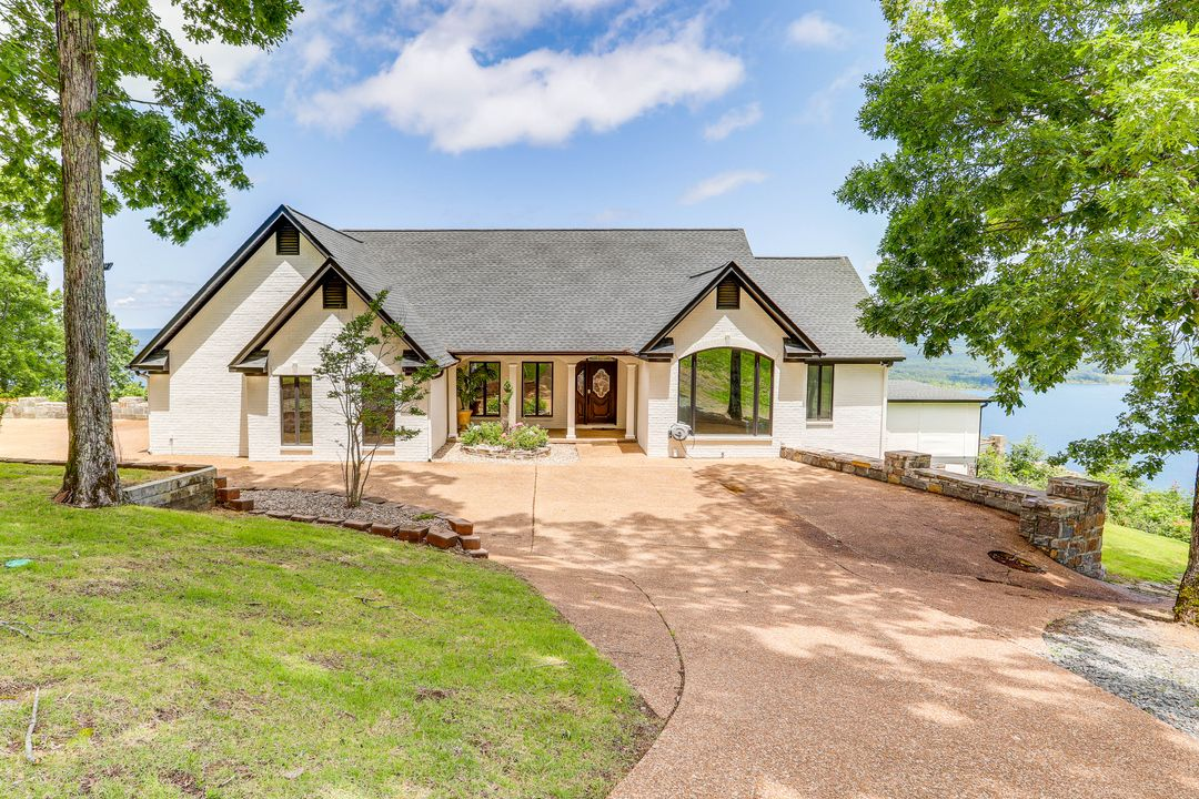 Lake House Vacation Rental
