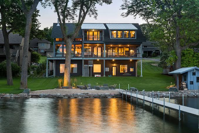 Lake House 4